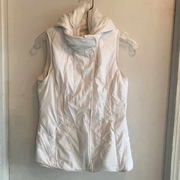 Lululemon Glacier Vest White Size 6 EUC - Picture 1 of 3